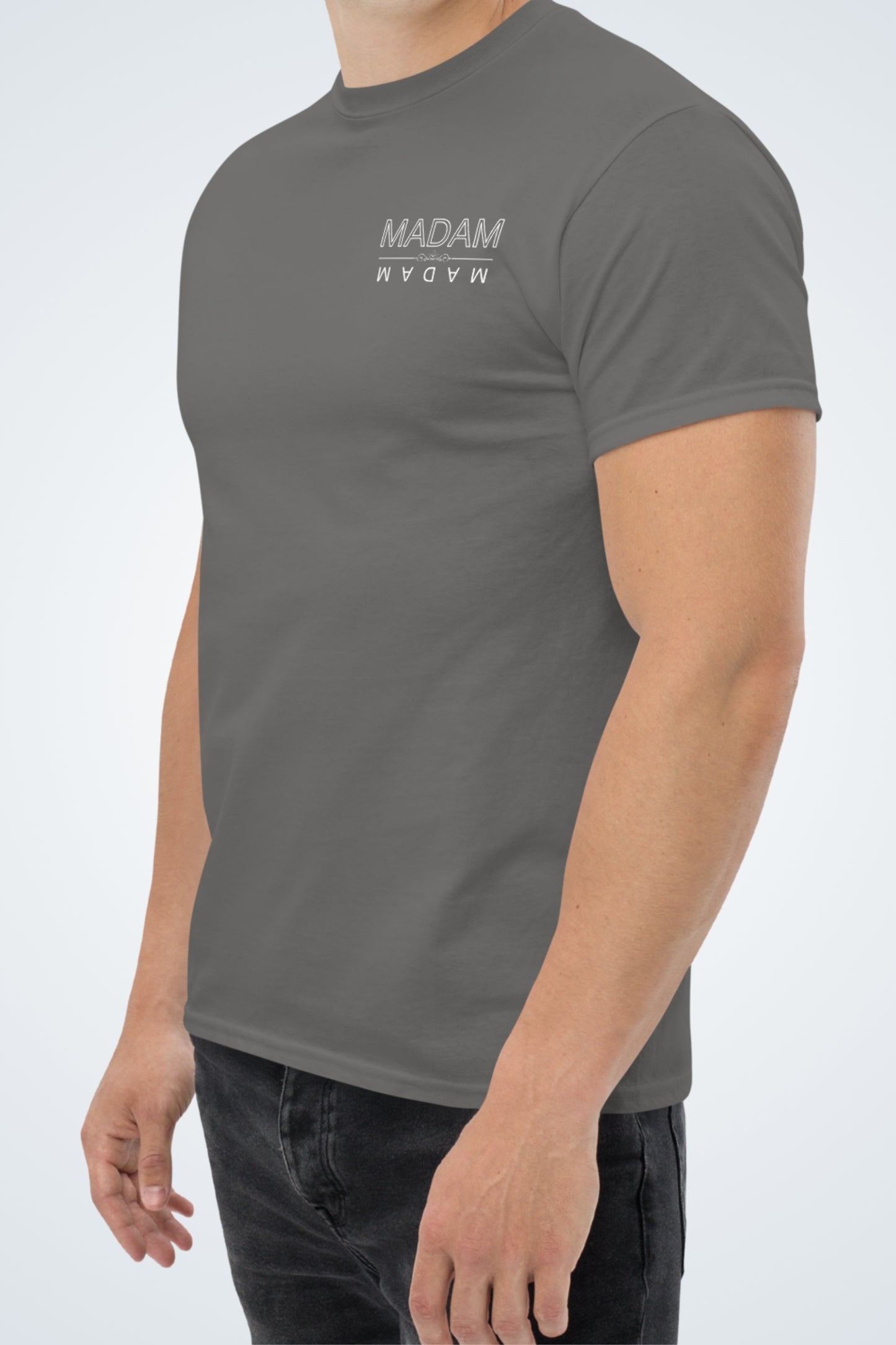 Klassisches Unisex T-Shirt - Madam