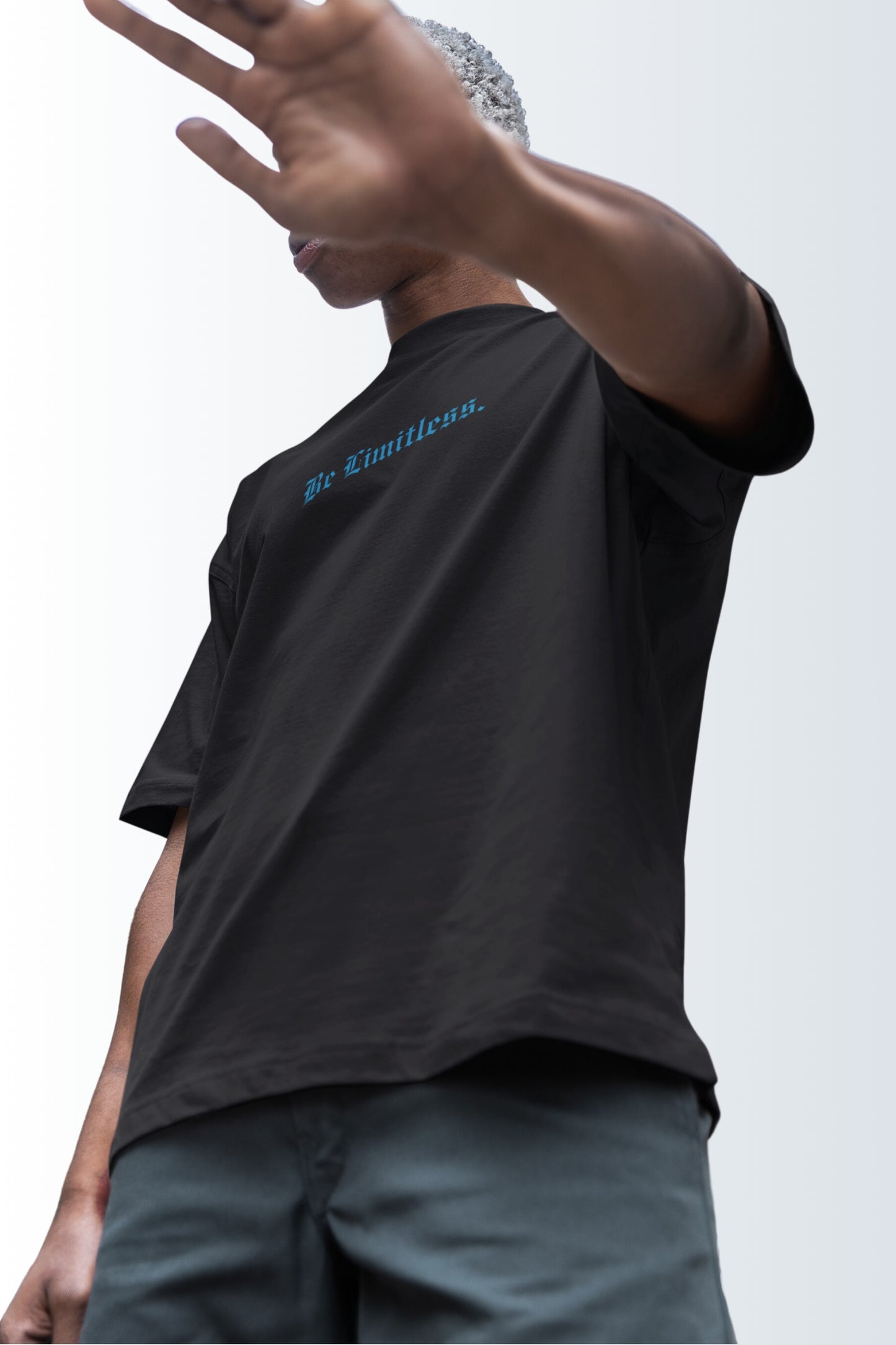 Klassisches Unisex T-Shirt - Be Limitless blau