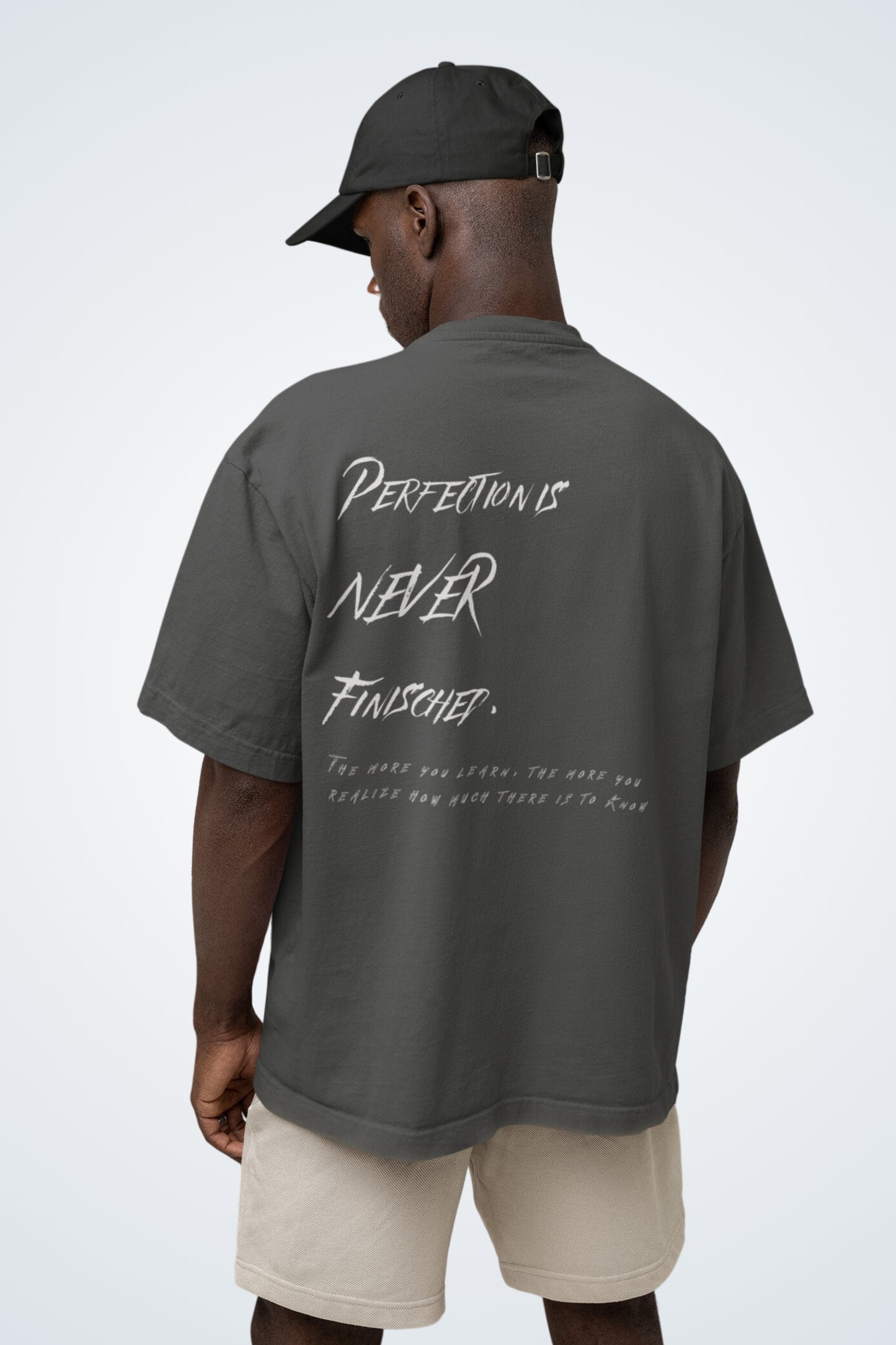 Oversized T-shirt with a washed look - Perfection is never finished