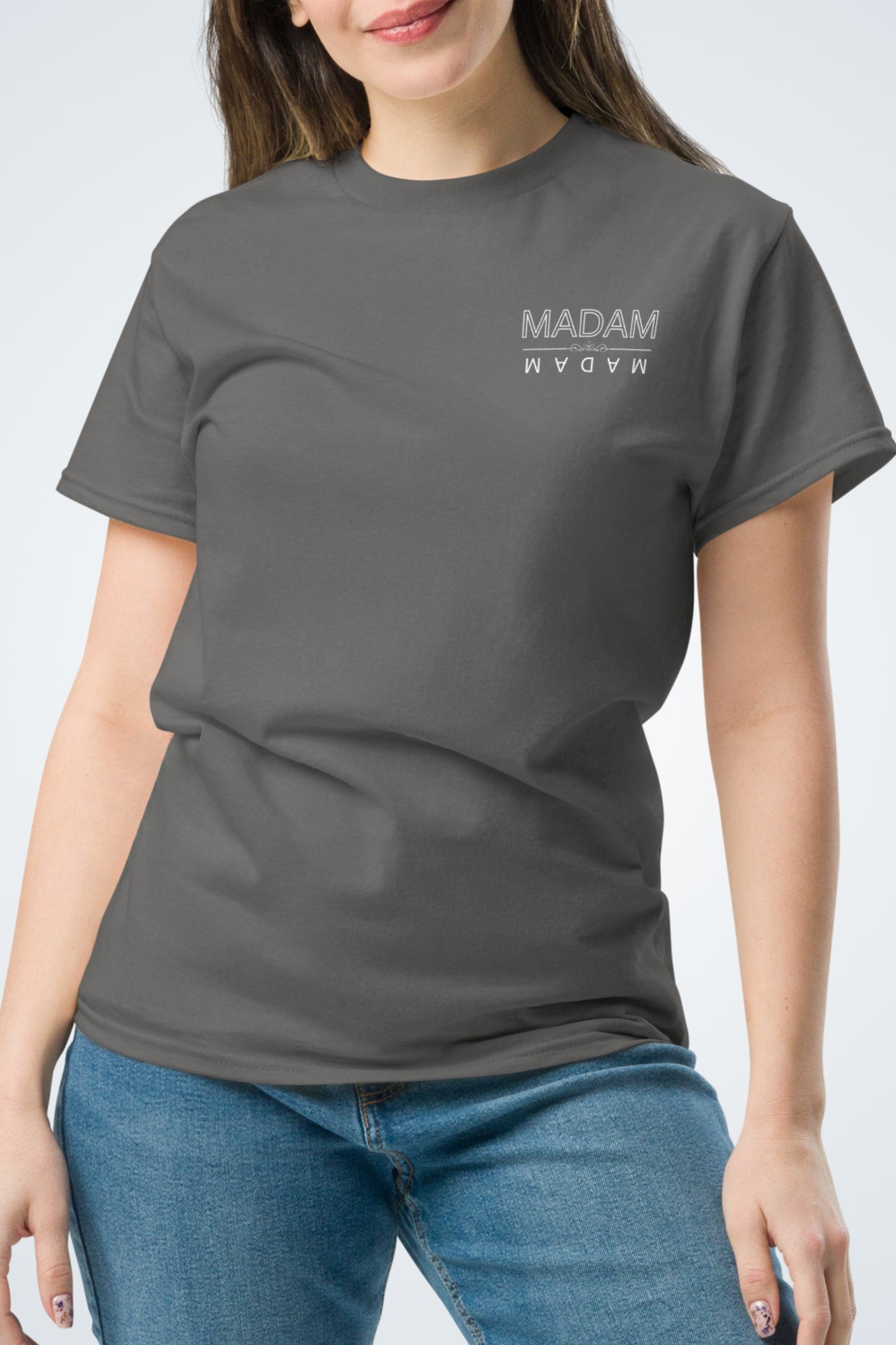 Klassisches Unisex T-Shirt - Madam